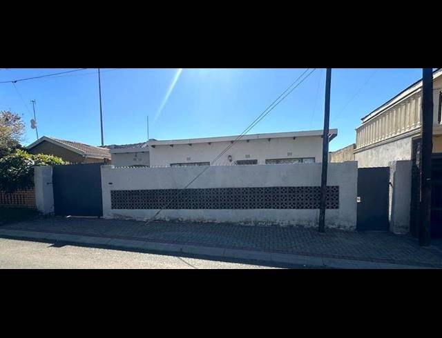 2 BEDROOM HOUSE FOR SALE IN MOROKA